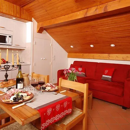 Appart hôtel Le Grand Chalet Des Pistes 3*