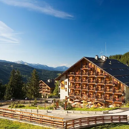Le Grand Chalet Des Pistes 3*