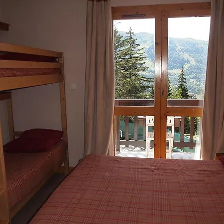 Appart hôtel Le Grand Chalet Des Pistes 3*
