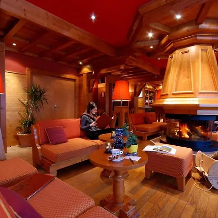 Appart hôtel Le Grand Chalet Des Pistes 3*