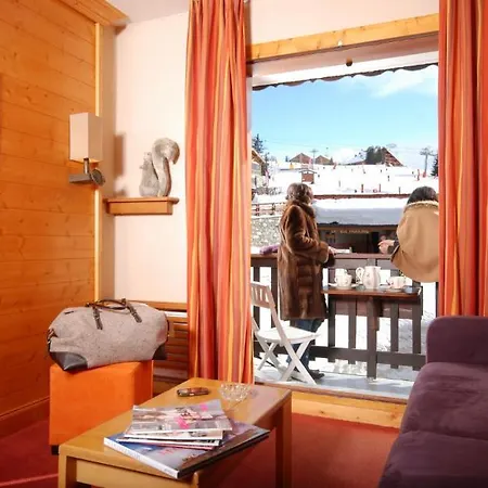 Le Grand Chalet Des Pistes 3*