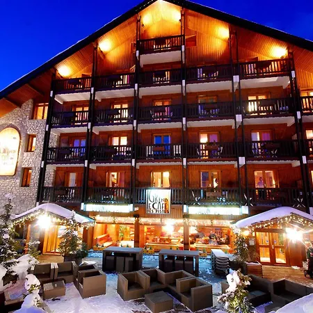 Appart hôtel Le Grand Chalet Des Pistes 3*