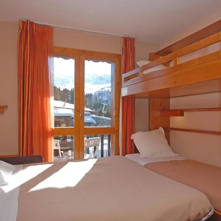 Le Grand Chalet Des Pistes 3*